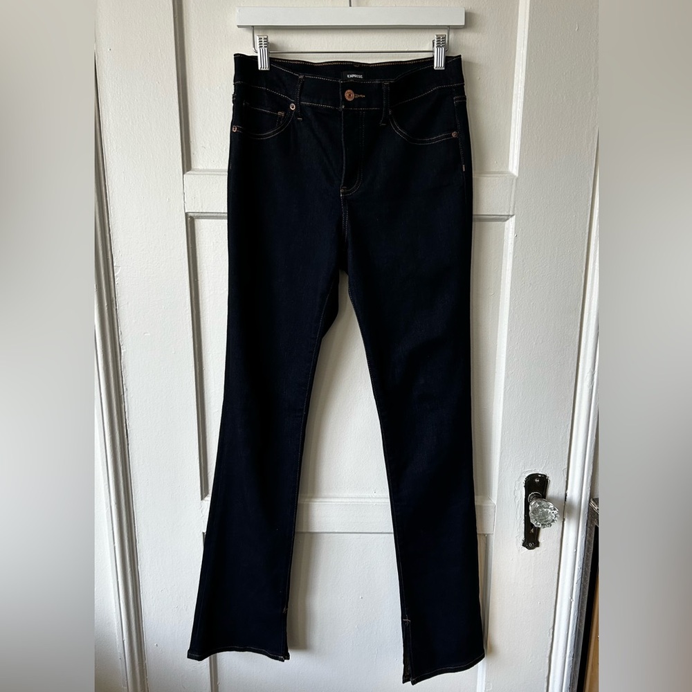 Blue Jeans - Express Skyscraper Mid Rise Size: 8R